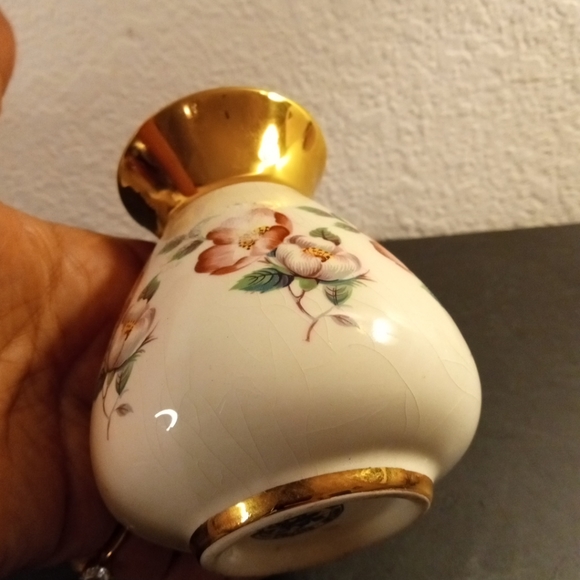 STUNNING VTG Prinknash Pottery 4" Bud Vase Made in Gloucester England. - Picture 3 of 6